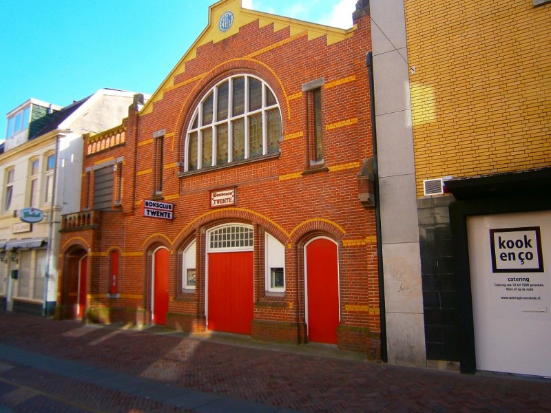 Noorderhagen Boksclub Twente vroeger kerkje Elim (2).JPG