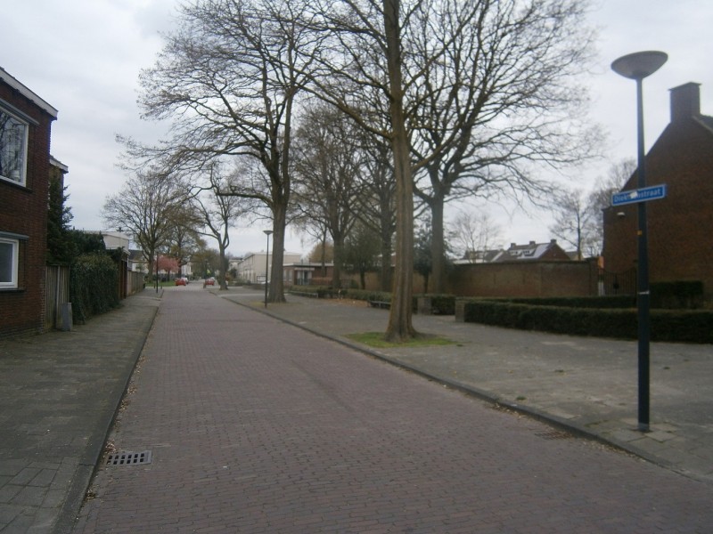 Diekmanstraat vanaf Dr. Johan Wagenaarstraat.JPG
