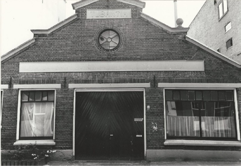 Noorderhagen 2 Pand Tubantia aan de Noorderhagen in de binnenstad, ooit gebouwd als garage Tubantia van W. Gassner.1985.jpg