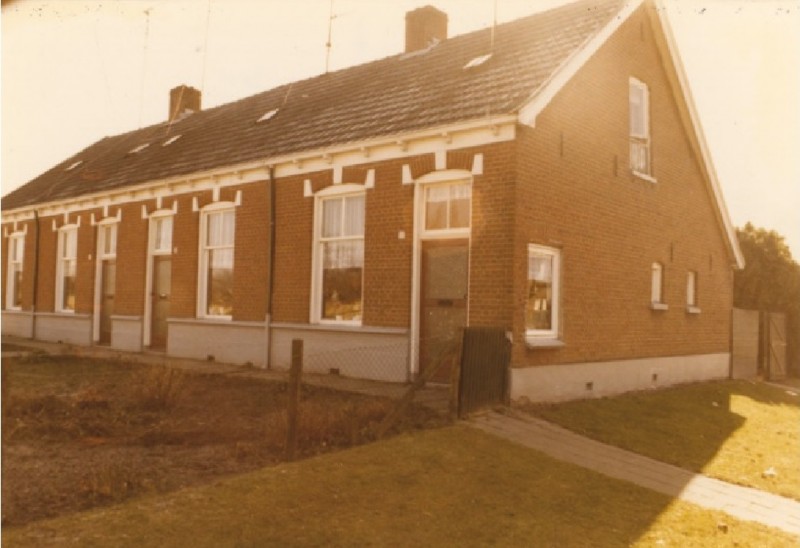 Mensinkweg 2 aanzicht woningen 1977.jpg