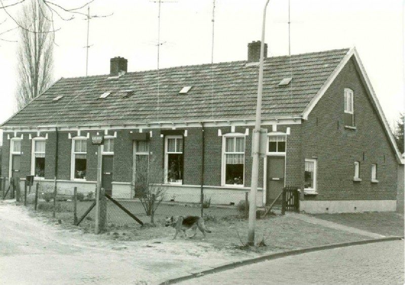 Heutinkstraat hoek Mensinkweg 14-3-1983.jpg