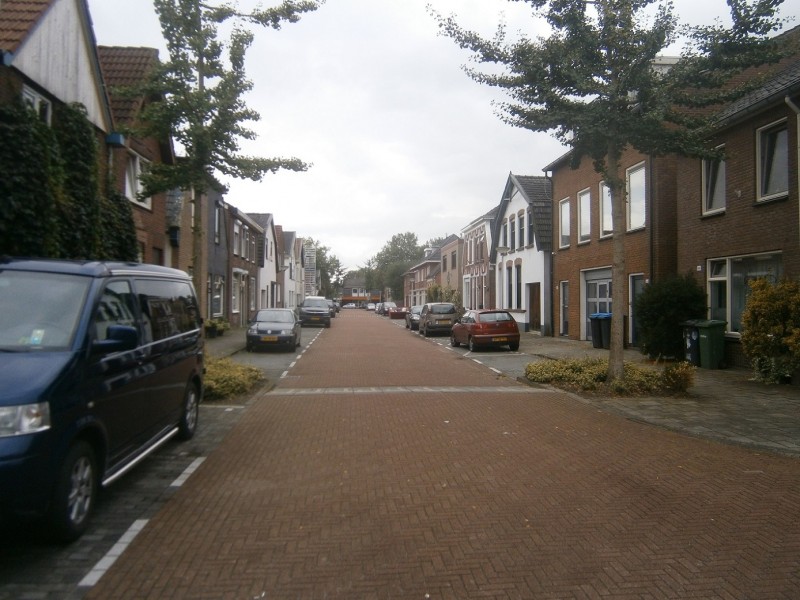 Hoogstraat vanaf Ternatestraat richting Hogelandsingel.JPG