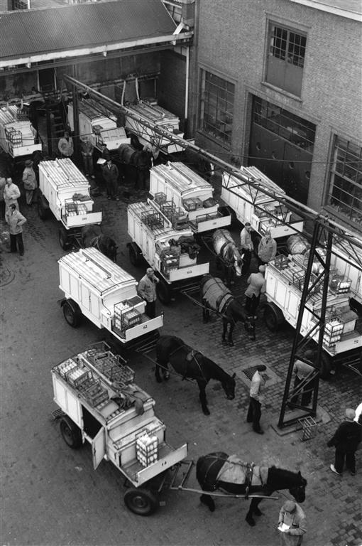 Stadsarchief Enschede  Een kijkje bij de melkfabriek.jpg