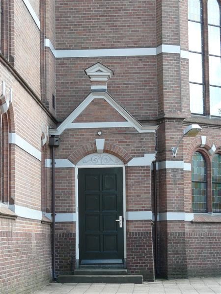 Wilhelminastraat hoek Oldenzaalsestraat Gereformeerde kerk.jpg