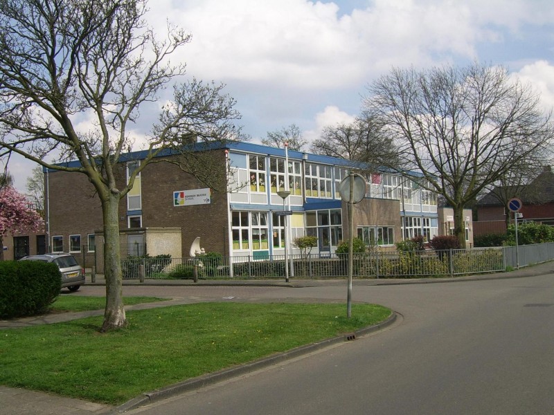 Tomatenstraat hoek Wicher Nijkampstraat koningin beatrixsschool.jpg