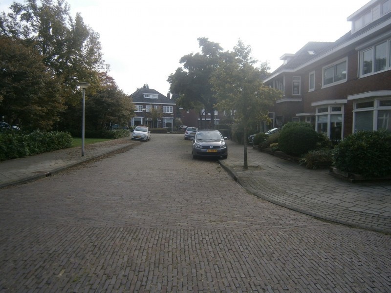 Diepenbrockstraat vanaf Jacob Obrechtstraat richting Richard Holstraat .JPG
