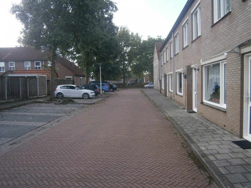 Bankastraat vanaf Karimatastraat richting Billitonstraat.JPG