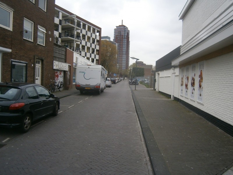 Ledeboerstraat vanaf Kuipersdijk.JPG