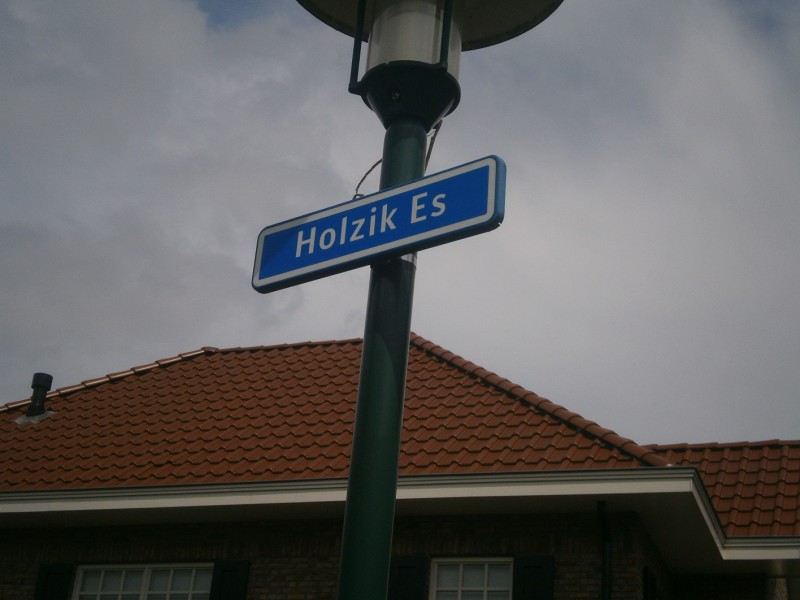 Holzik Es straatnaambord.JPG