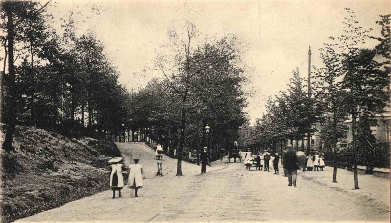 Parkweg 1905 Ter hoogte van oprit Stationsweg richting centrum..jpg