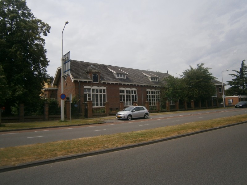 Volksparksingel vm Volksparkschool.JPG