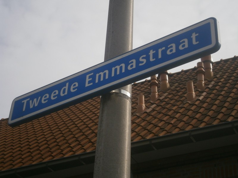 Tweede Emmastraat straatnaambord.JPG
