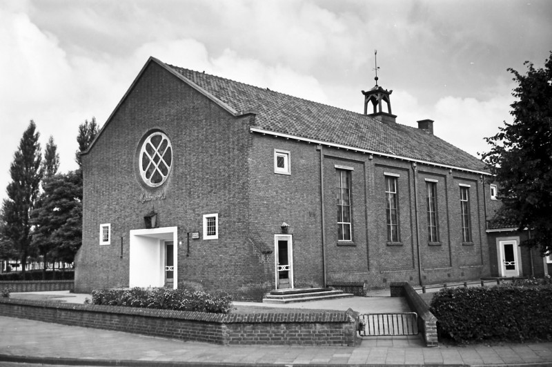 Tweede Emmastraat hoek Dennenweg en Poolmansweg Maranathakerk.jpg