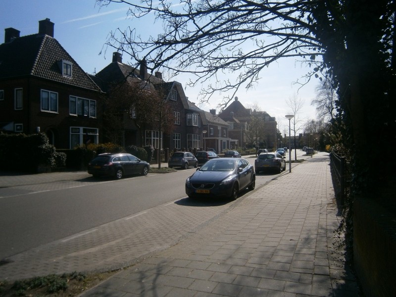 Kortenaerstraat vanaf Bisschopstraat richting Emmastraat.JPG