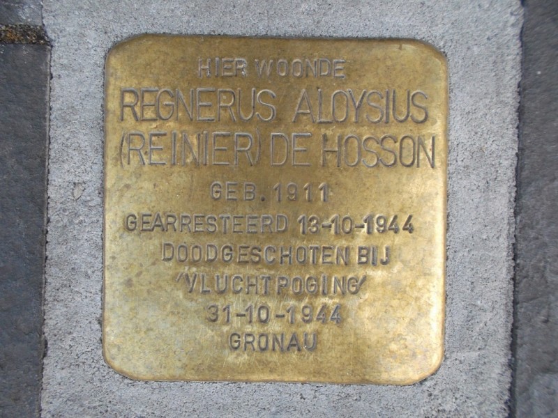 Langestraat 51 stolperstein bij voordeur Citypastorie (2).JPG