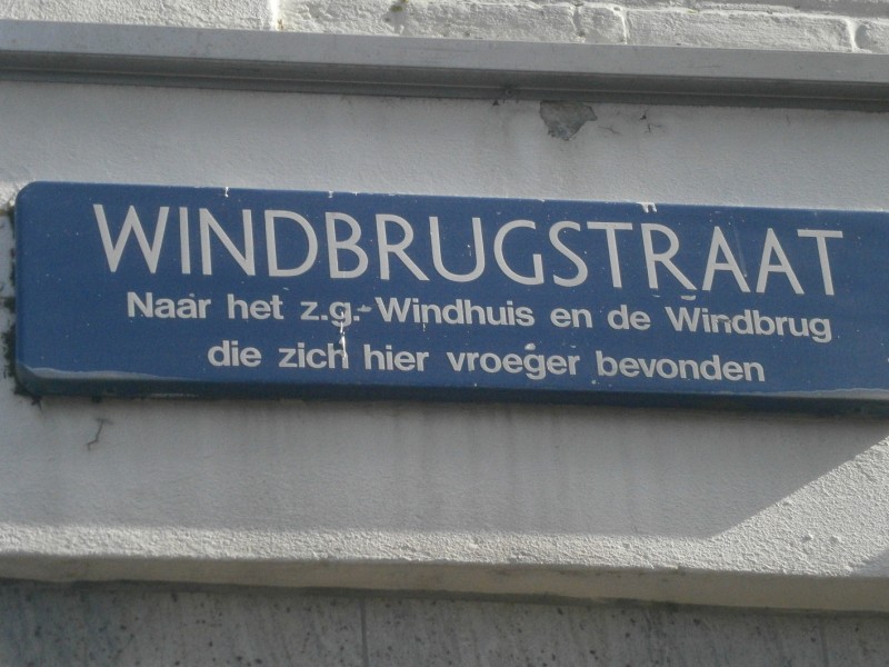 Windbrugstraat straatnaambord.JPG