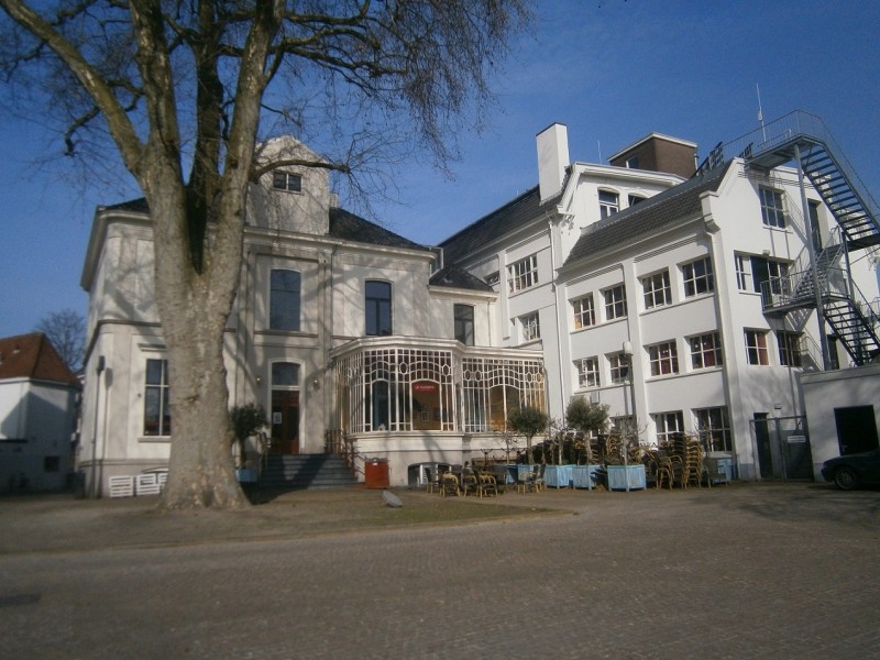 Klokkenplas achterkant villa van Heek Oude Markt 26.JPG