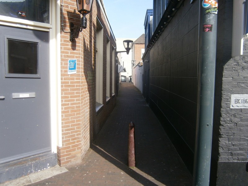 Knibbelbrugsteeg vanaf Stadsgravenstraat.JPG