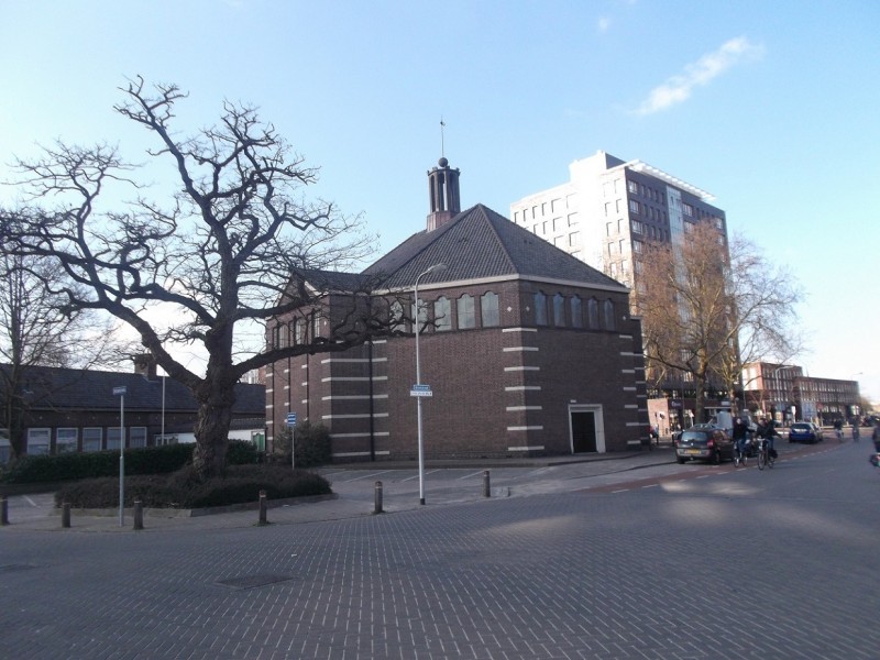 Brinkstraat hoek Spelbergsweg  Renatakerk.JPG