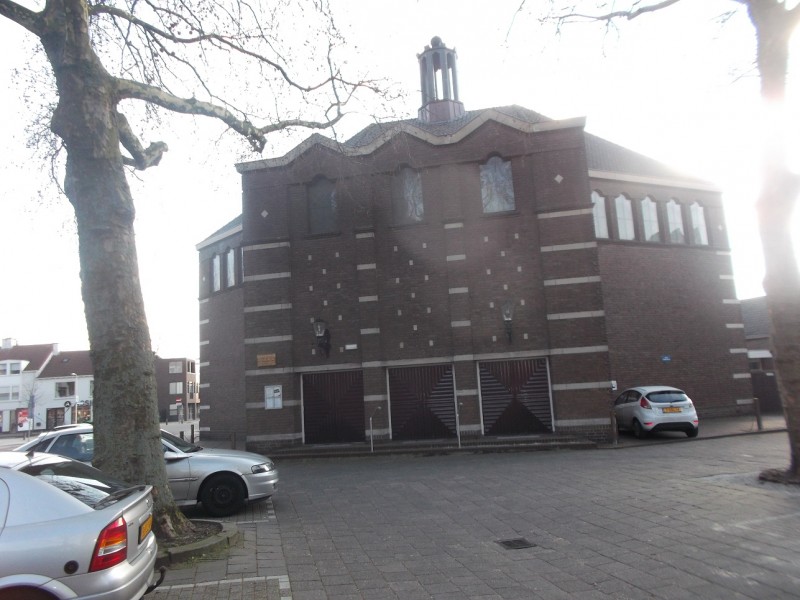 Brinkstraat Renatakerk.JPG