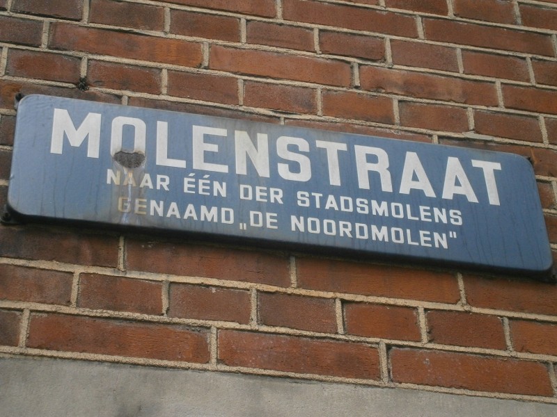 Molenstraat straatnaambord.JPG