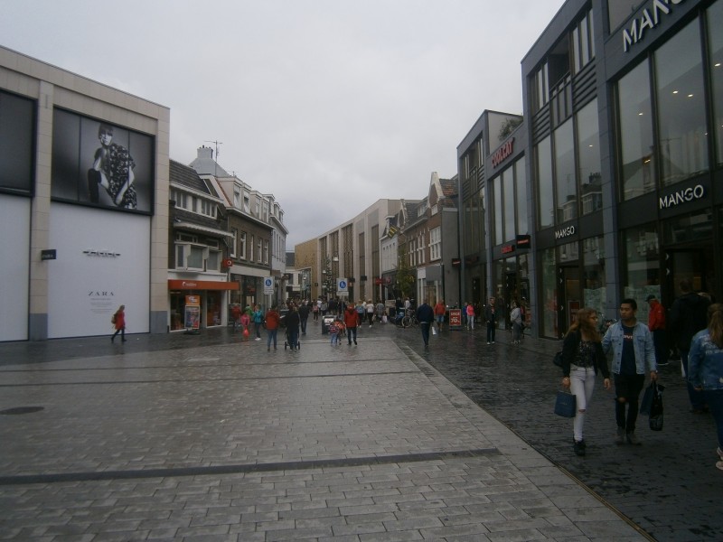 Kalanderstraat richting kruispunt De Klomp.JPG