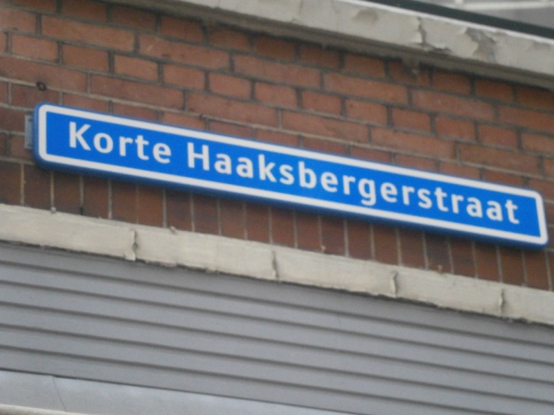 Korte Haaksbergerstraat straatnaambord.JPG
