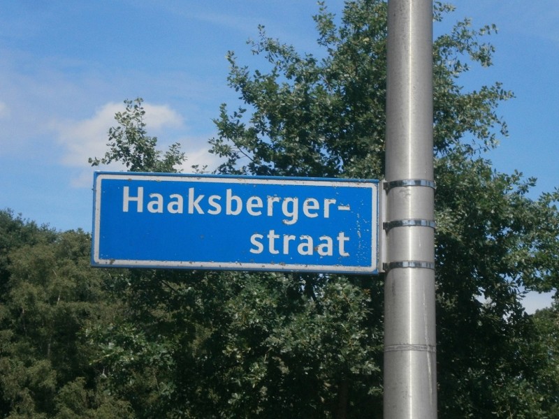 Haaksbergerstraat straatnaambord.JPG
