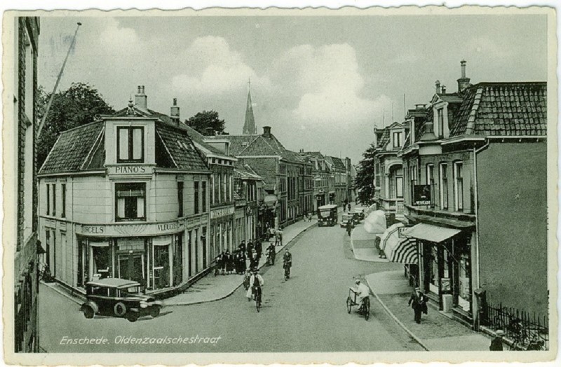 Oldenzaalsestraat 23 hoek Noorderhagen 1934 Broeksma piano's.jpg