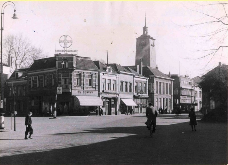 Langestraat Sfinx, Witte Huis. cafe Moderne 1943.jpg