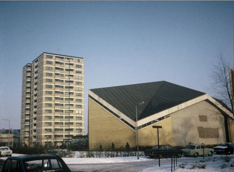 Dollardstraat Heilige Geestkerk nu daar een appartementencomplex de Dollard..jpg