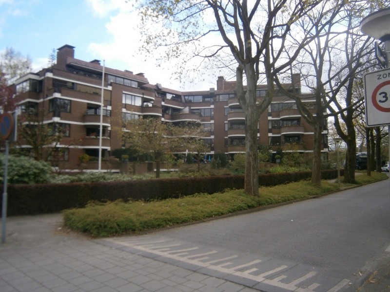 Joan Coststraat hoek Boddenkampsingel woonflat.JPG