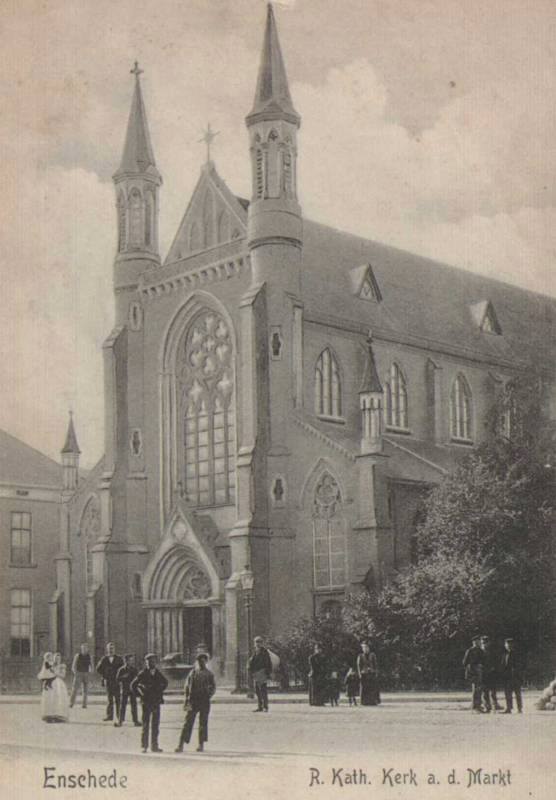 Markt R.K. Kerk Jacobus de Meerdere.jpg