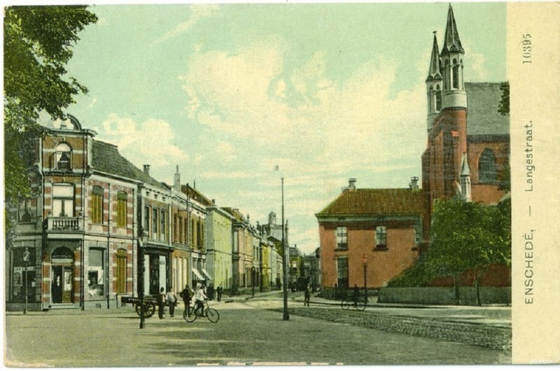 Markt oude R.K. Kerk Jacobus ca 1910.jpg