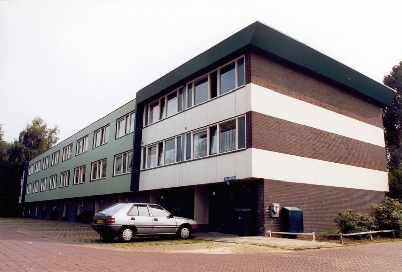 Albergenbrink Hobbykamerwoningen  Drive-inwoningen in de wijk Wesselerbrink.jpg