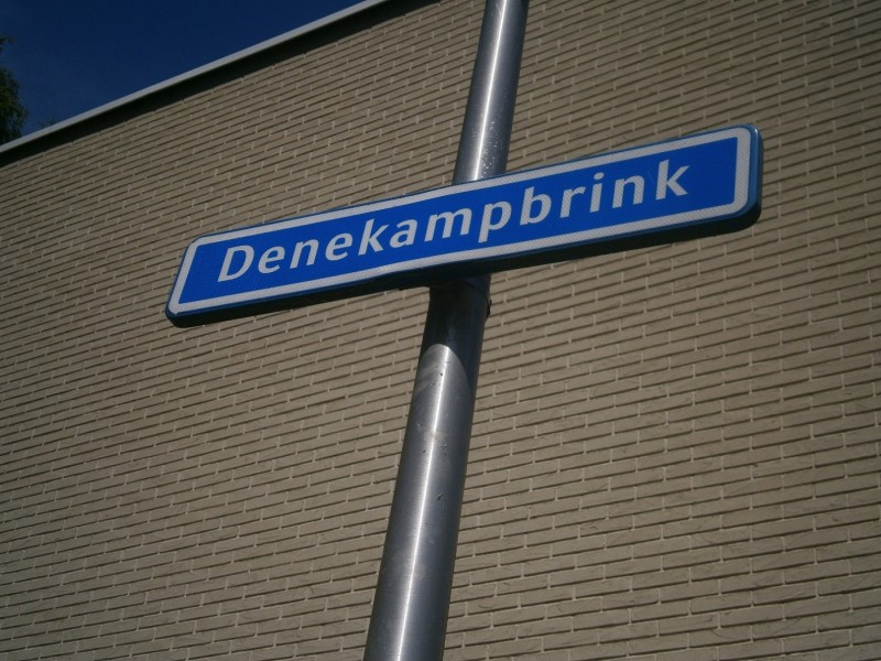 Denekampbrink straatnaambord.JPG