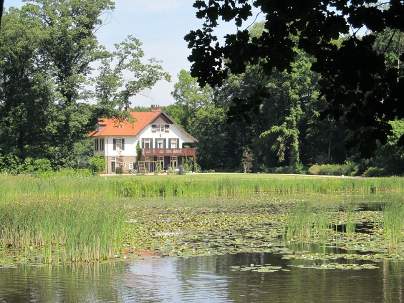 Lonnekermeer met villa 2015.jpg