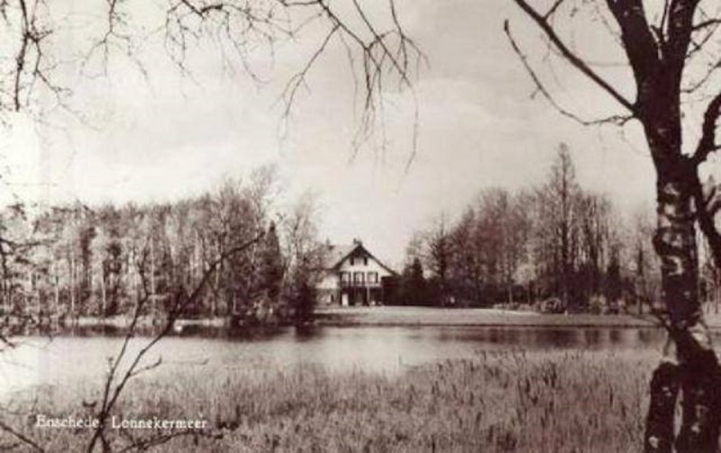 Lonnekermeer m et villa.jpg