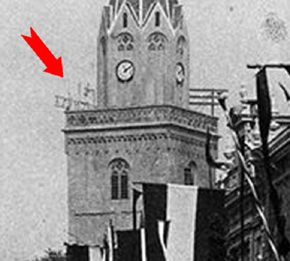 Markt  Kerk  torenspits voor de restauratie in 1928. foto uit 1925 afkomstig  vanwege het vlagvertoon op de voorgrond.Of op 31 augustus ,de verjaardag van Wilhelmina..jpg