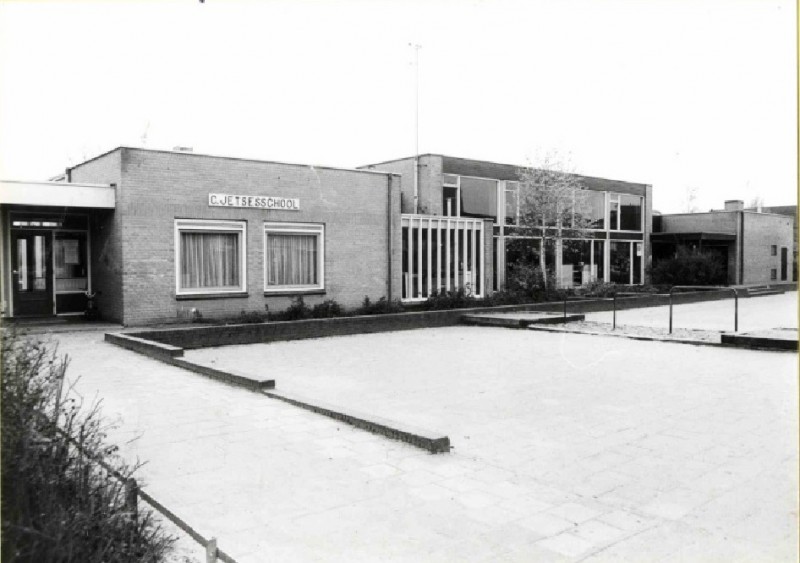 Het Oosterveld Nr. 20, C. Jetsesschool 1985.jpg