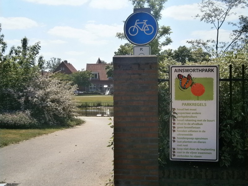 Sterkerstraat Ainsworthpark of eendenparkje infobord.JPG