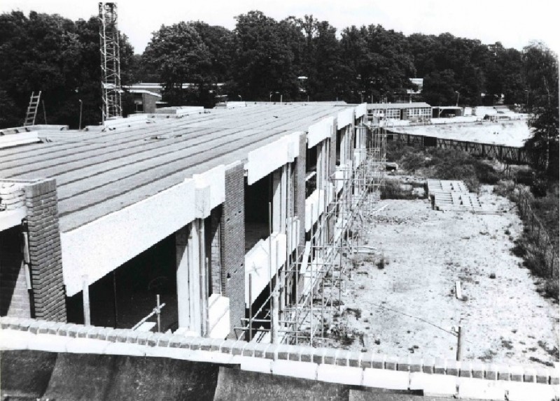 Maatmanweg 15 Nieuwbouw Prof. Huizingschool, school voor speciaal onderwijs 1974 (4).jpg