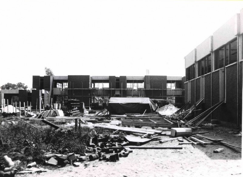 Maatmanweg 15 Nieuwbouw Prof. Huizingschool, school voor speciaal onderwijs 1974 (2).jpg