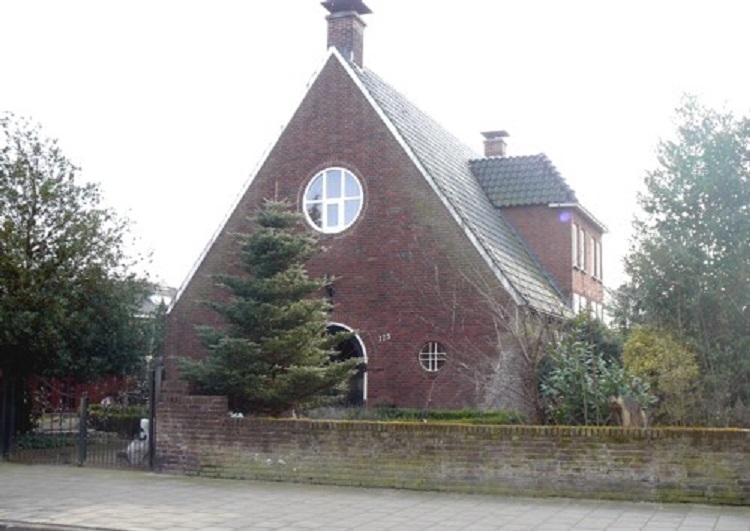 B.W. ter Kuilestraat hoek zweringweg kerkje.jpg