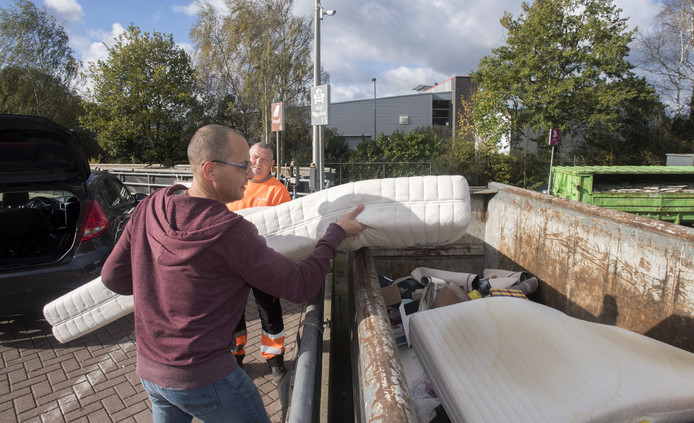 Gratis afval storten kost geld in Enschede.jpg