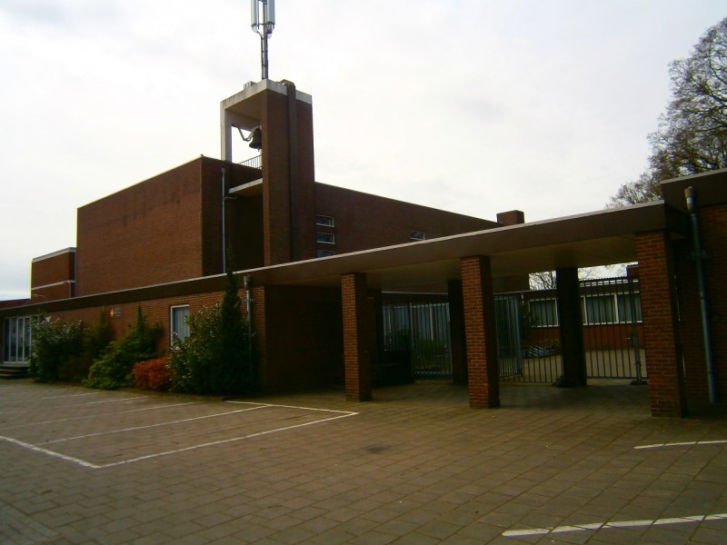 Rembrandtlaan hoek Thomas de Keijserstraat. Apostel Thomaskerk (3).JPG