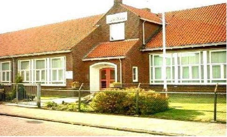 Tegelerweg 1e school met de bijbel.jpg