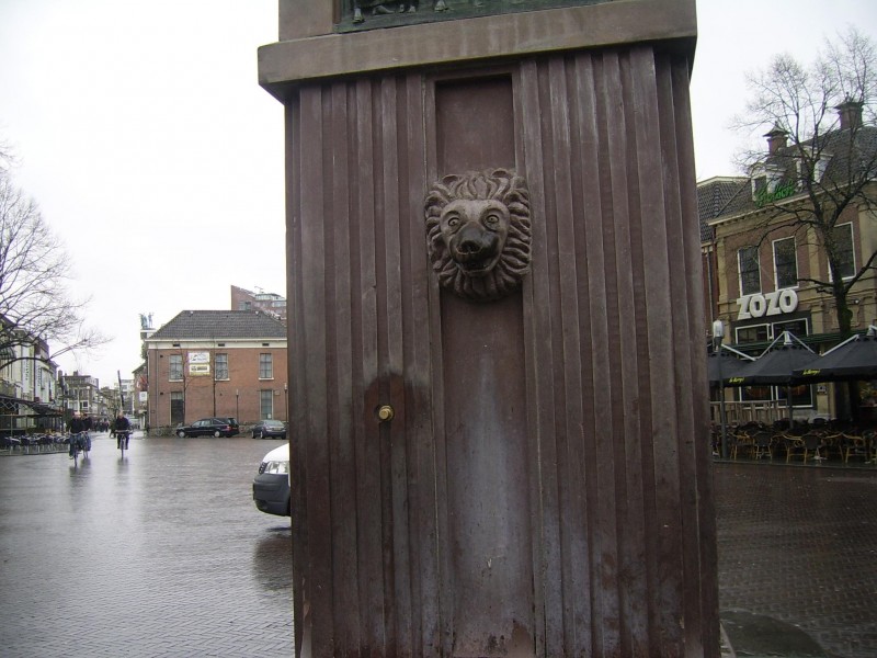 Oude Markt brandmonument 004.JPG