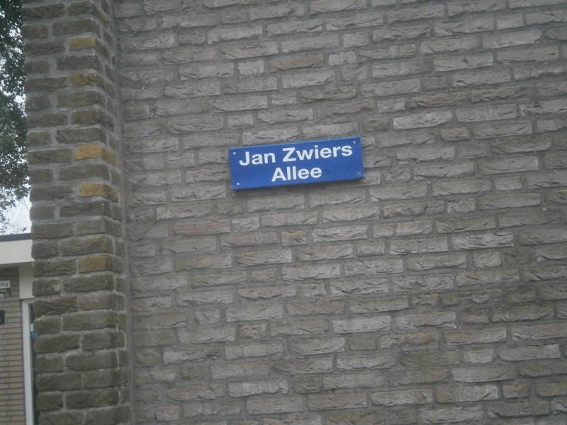 Jan Zwiers Allee straatnaambord.JPG