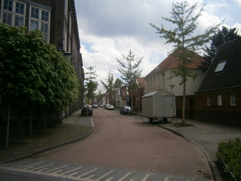 Van der Capellenstraat vanaf Boddenkampsingel.JPG